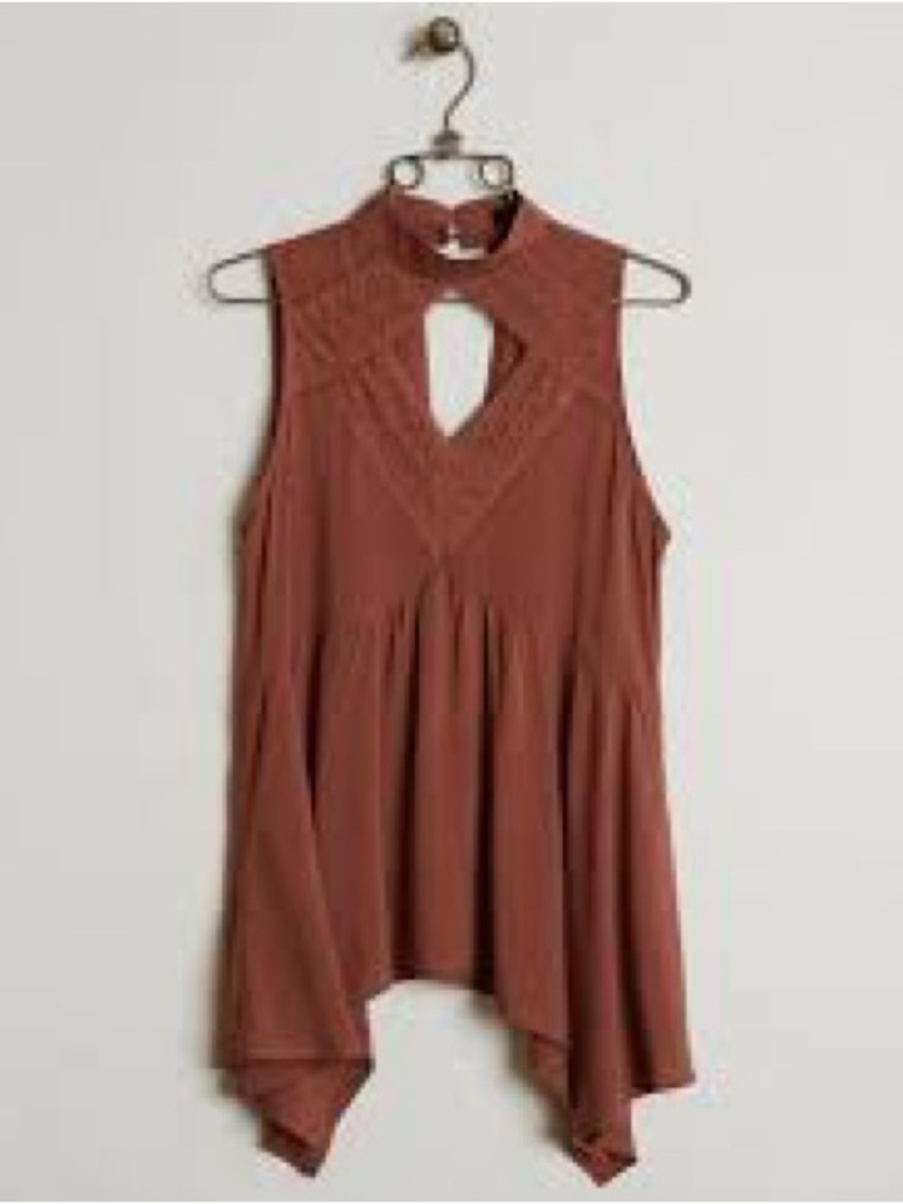 BKE Rust Brown Sleeveless Mock Neck Tank with Keyhole